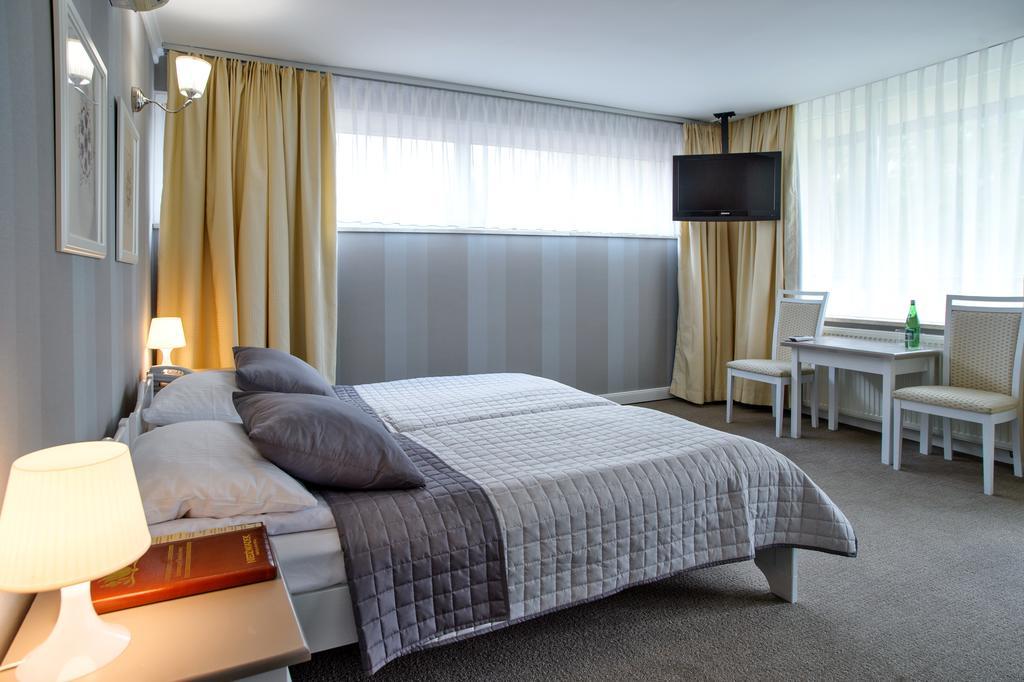 Hotel Niedzwiadek Вджидзе Кишевске Екстериор снимка